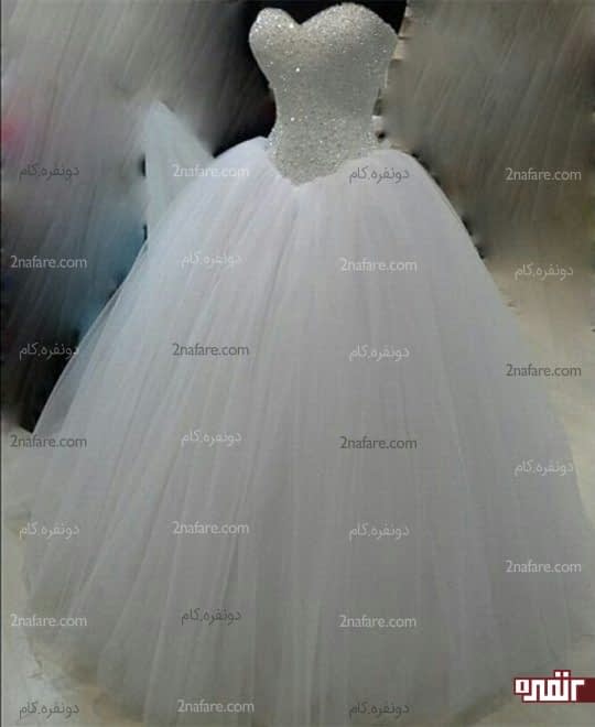 لباس عروس دکلته با دامن پر چین
