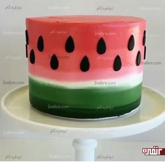 مدل زیبا و خیلی ساده از تزیین کیک با خامه با طرح هندوانه
