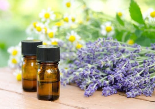 استفاده از روغن اسطوخودوس برای درمان قرمزی پوست بعد از اپیلاسون