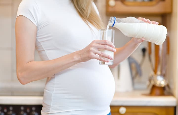 شیر یکی از بهترین غذاها در دوران بارداری