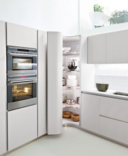 آشپزخونه شیک با کابینت کنجی