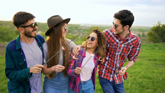 استفاده از طبیعت و عینک در عکس اسپرت