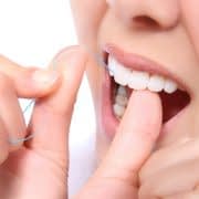 بهترین زمان استفاده از نخ دندان