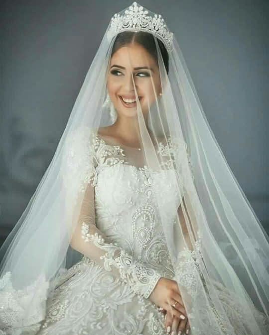 تاج و تور روی سر