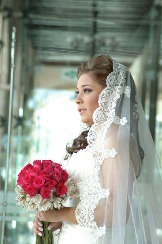 تور حاشیه دار بلند