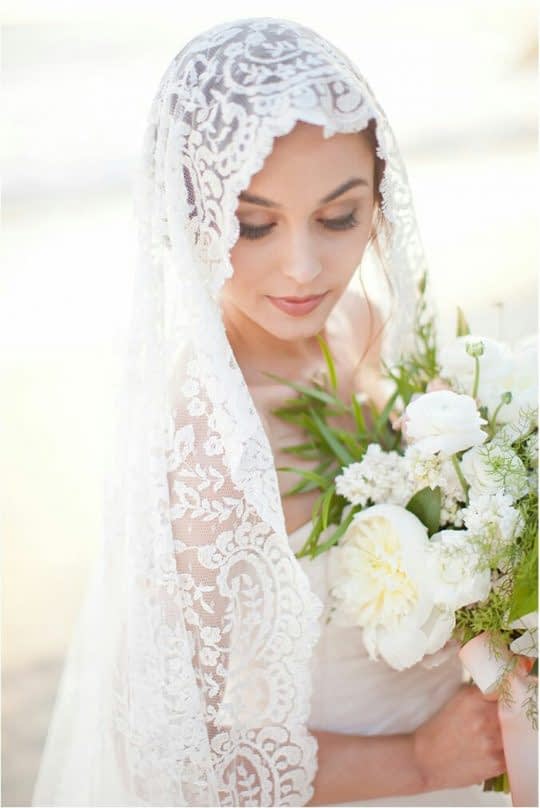 تور سر عروس طرح دار