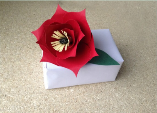 ساخت گلهای کاغذی برای تزیین کادو