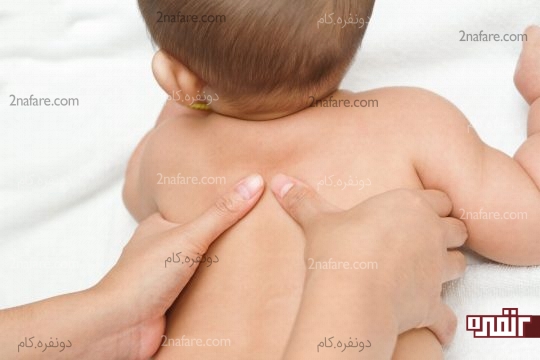 ماساژ پشت و کمر نوزاد