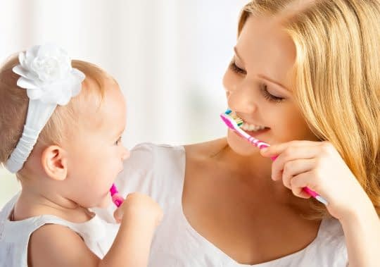 چگونه و چه زمانی دندانهای را بشوییدچگونه و چه زمانی دندانهای را بشویید