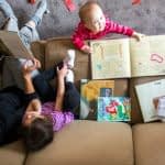 چگونه کودکان را به کتاب خواندن علاقمند کنیم؟