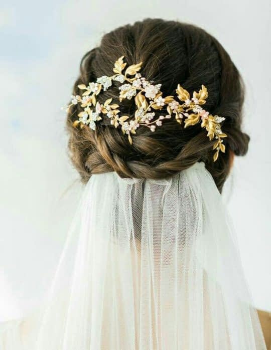 گل سر با برگ طلایی و تور عروس