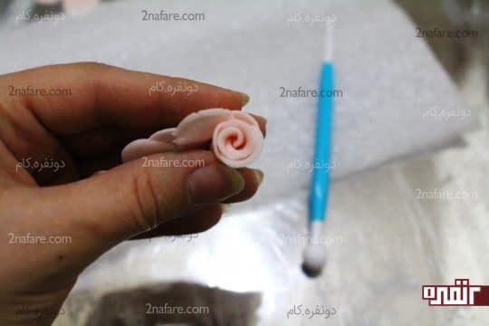 رول کردن خمیر