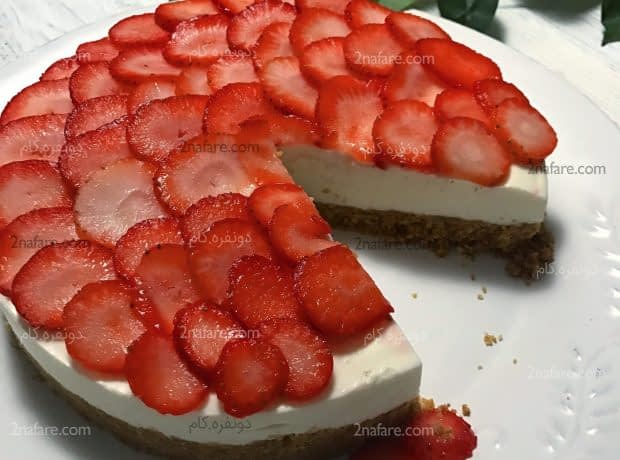 طرز تهیه چیز کیک وانیل و توت فرنگی مرحله به مرحله چیز کیک وانیل و توت فرنگی