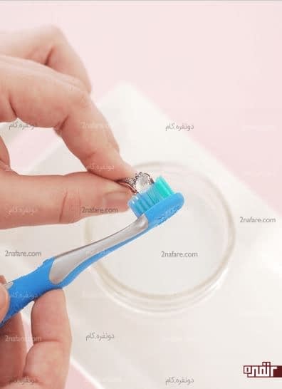 از مسواک بچه گونه استفاده کنید