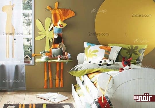 رنگ خاکستری دیوار اتاق کودک و تزیینات شاد روی دیوار