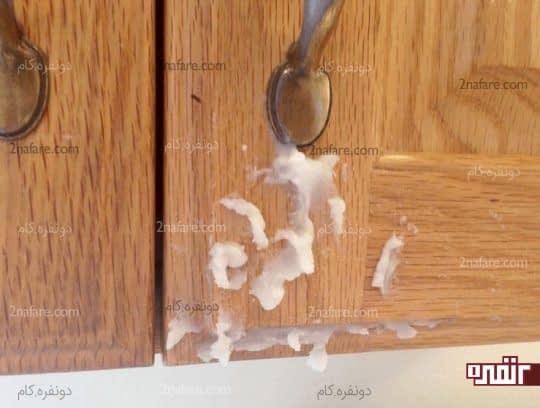 مالیدن خمیر به کابینت