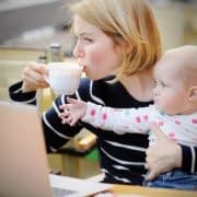 پدر و مادرهای پرمشغله