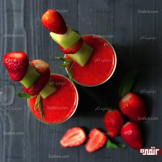 اسموتی دو رنگ طالبی و توت فرنگی