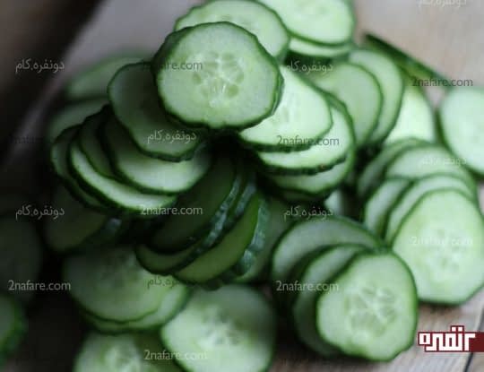 استفاده از خیار برای پاک کردن آرایش