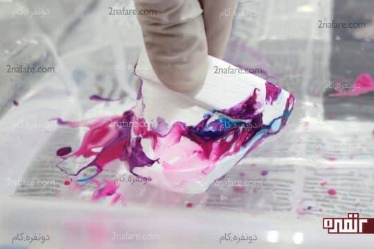 فرو کردن گلدان در آب