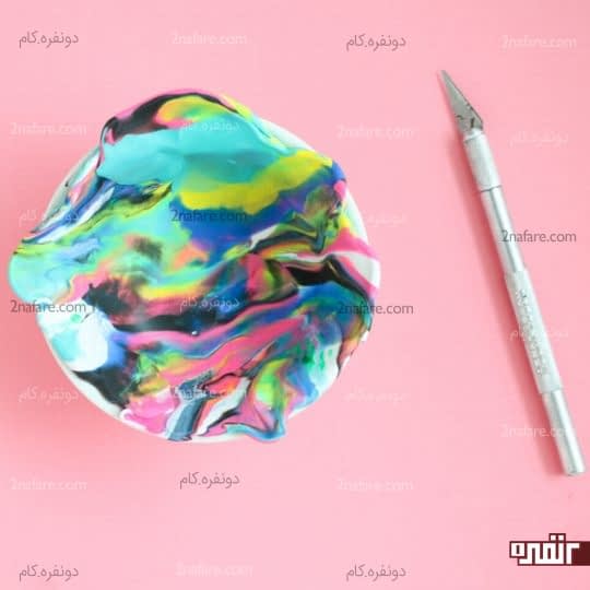 پهن کردن خمیر فیمو در کاسه