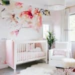 چه کاغذ دیواری هایی برای طراحی اتاق نوزاد مناسب تره؟