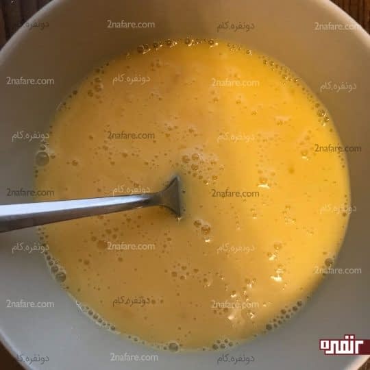 همزدن تخم مرغ