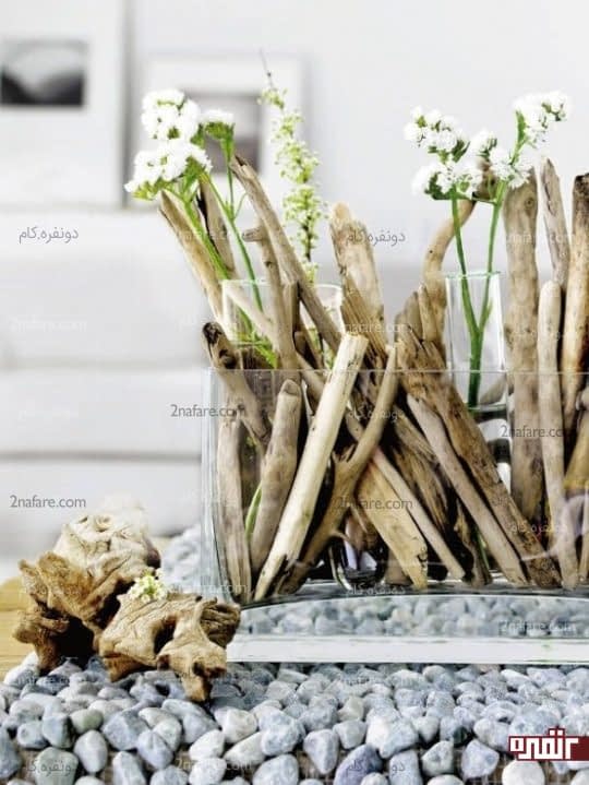 باکس زیبای گل با تزیین چوب های ساحلی
