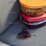 لکه های غذا رو چطور از روی صندلی خودرو پاک کنیم؟