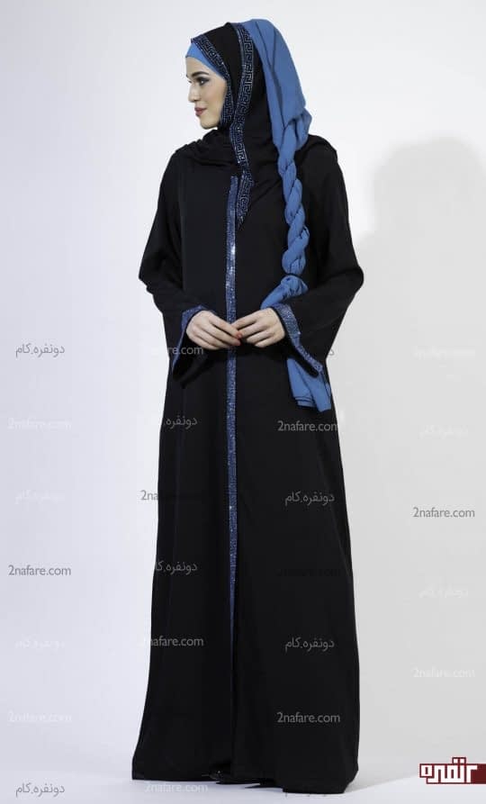 روسری آبی مشکی با مانتو مشکی