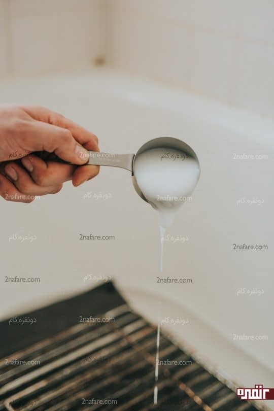 ریختن مایع ظرفشویی روی توری ها