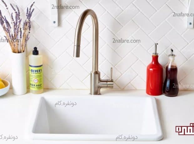 روش تمیز کردن سینک گرانیتی سفید شستن سینک با آب