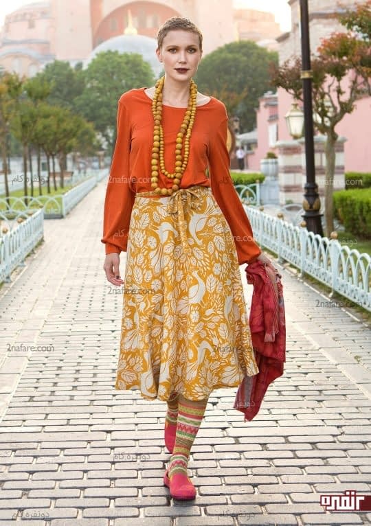 لباس با رنگ های شاد