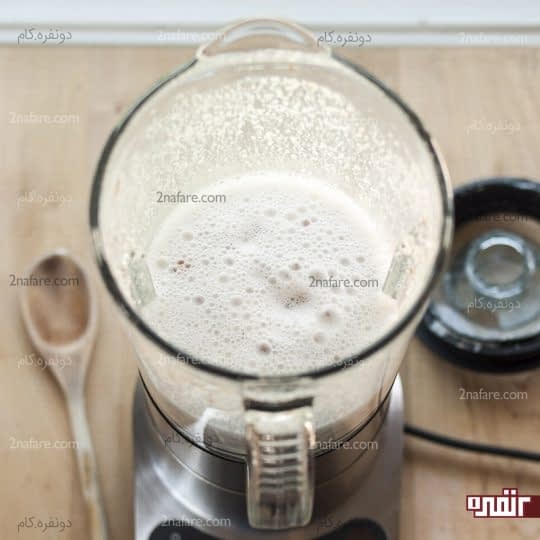 مخلوط شدن آب و بادام