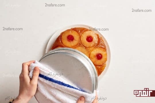 خارج کردن کیک از قالب