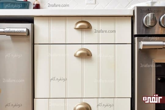 تمیز کردن لکه های چربی روی کابینت