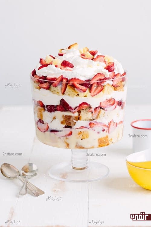 طرز تهیه ترایفل توت فرنگی
