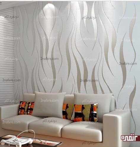طراحی دیوار نشیمن مدرن با کاغذ دیواری متالیک