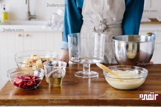 مواد لازم برای تهیه ترایفل توت فرنگی