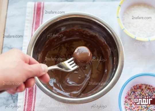 کاور کردن موز با شکلات