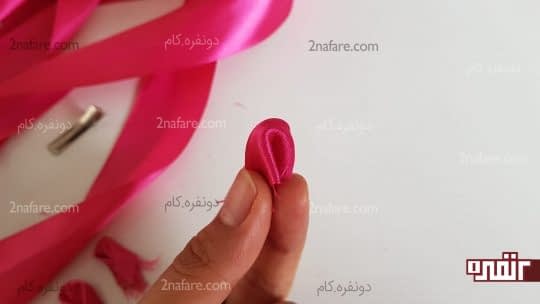 گذاشتن دو گوشه روی هم