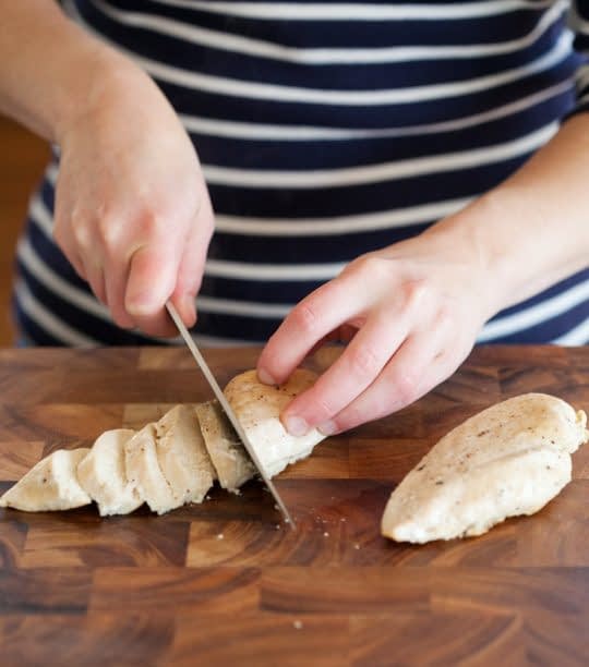 برش زدن سینه مرغ