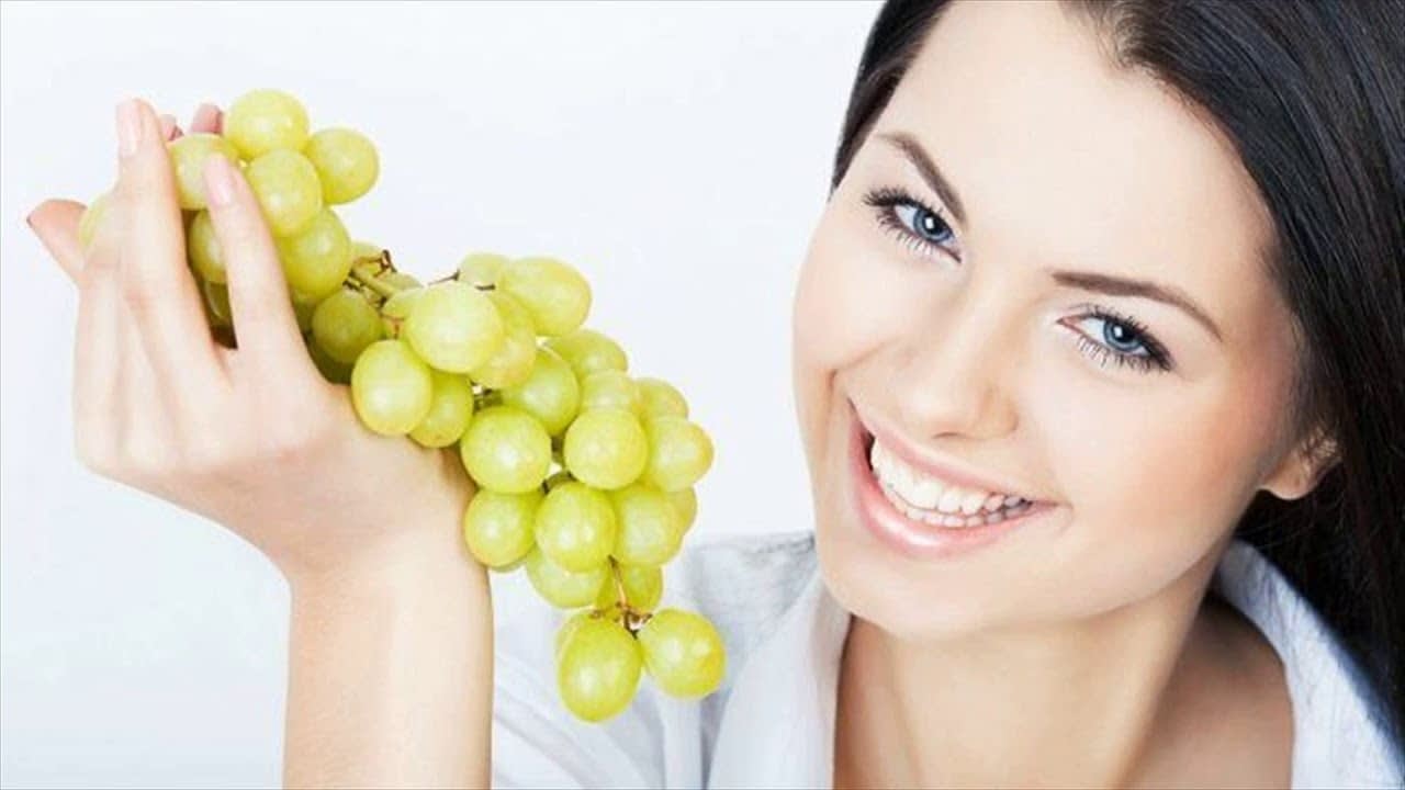 چطوری ماسک انگور درست کنیم؟ ماسک انگور برای پوست
