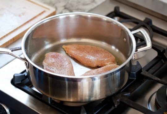 پختن سینه های مرغ به مدت یک دقیقه