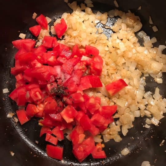 اضافه کردن گوجه فرنگی