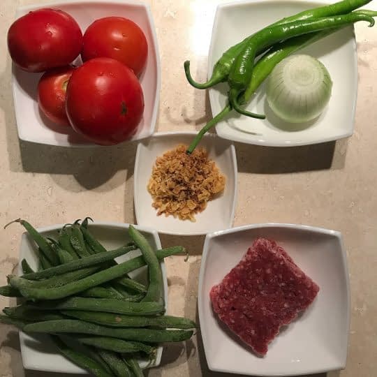 مواد لازم برای تهیه خورشت لوبیا سبز و گوشت