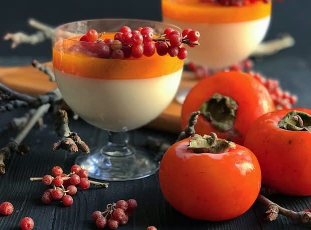 طرز تهیه پاناکوتا با سس خرمالو مخصوص شب یلدا پاناکوتا با سس خرمالو