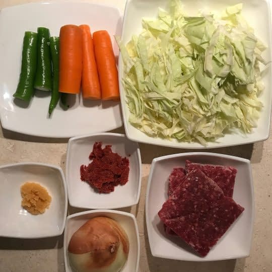 مواد لازم برای بورک گوشت و سبزیجات