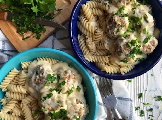 طرز تهیه میت بال با سس خامه ای به سبک سوئدی Swedish meatball