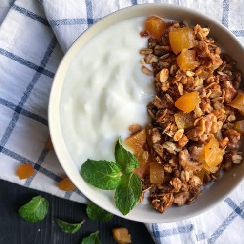 cinnamon and walnut granola